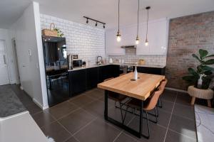 Salma - New York Style 1Bed l No loadshedding