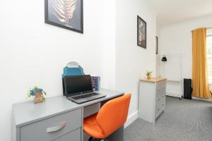 Open Mind Property - 2 Bedrooms & Free Parking