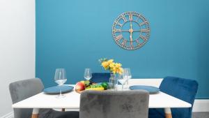 Open Mind Property - 2 Bedrooms & Free Parking