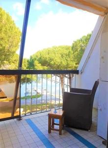 Séjour paisible avec piscine et vue sur le lac