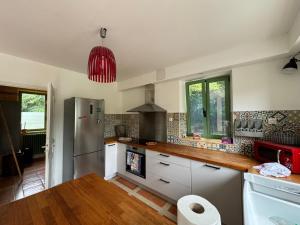 Dans le cadre paisible dun corps de ferme rénové