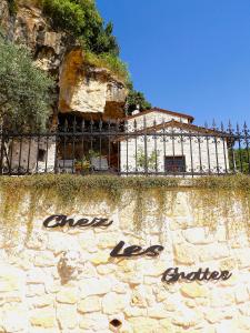 Chez Les Grottes