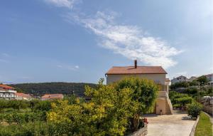 Beautiful Apartment In Supetarska Draga