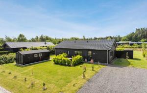 Lovely Home In Glesborg With Kitchen