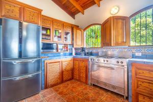 Privacy-waterfall-pool-sleeps 8-near Beach