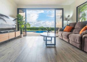 Ocean Views-private-pool-easy Access-ojochal-gate