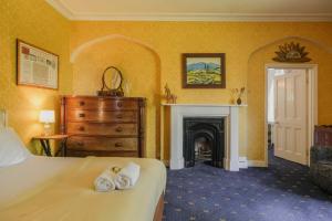 Rural Victorian Mansion with far reaching views