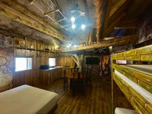 Studio repaire des pirates du Cloitre