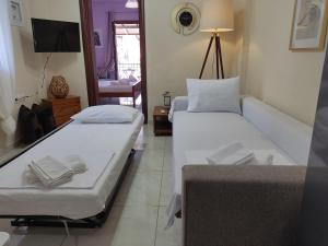 Marias house 350m from the sea