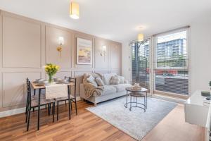 Luxury 2BR Near Bham Central, Parking, Desk & Coffee