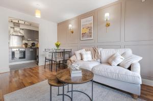 Luxury 2BR Near Bham Central, Parking, Desk & Coffee