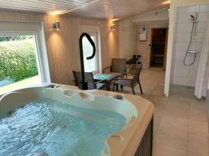 Appartements Gite 1804 Montagnes du Jura avec Spa et Sauna classe 3 etoiles : Appartement avec Vue sur la Montagne