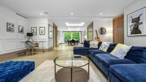 Luxury Interior Designed 3 Bedroom Apartment in Central London