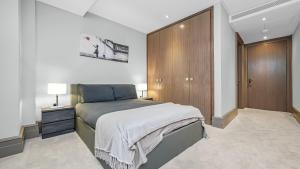 Luxury Interior Designed 3 Bedroom Apartment in Central London