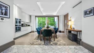 Luxury Interior Designed 3 Bedroom Apartment in Central London