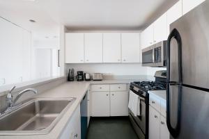 Sunny 3 BR 1 Bath Apartment in NYC