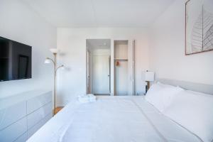 Sunny 3 BR 1 Bath Apartment in NYC