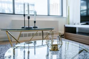 Bright 2 Bedrooms 2 Bathrooms Unit with Balcony