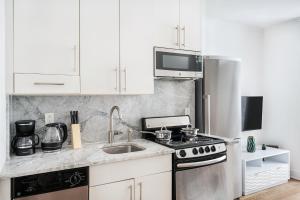 1 BR Gem in Prime Location of NYC