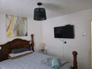 Stylish 2BR Prime Location Gated 24 7 Secure