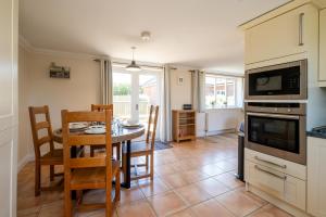 2 Hazelwood - 2 bedroom house near Aldeburgh & Snape Maltings - Aldeburgh Coastal Cottages