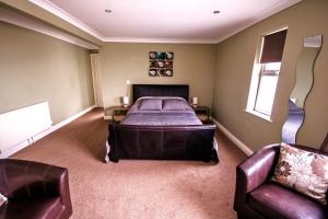 Deluxe Double Room with Side Sea View room in shoreside inn