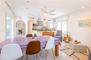 Sunny Villa - Private Pool, BBQ & Mediterranean Garden