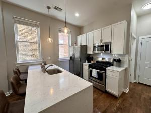 Flexhome West Town 2BR Apt T1