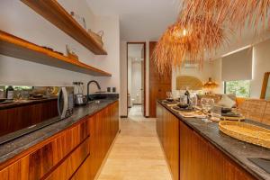 Two Level Penthouse w Rooftop Pool and Sunset