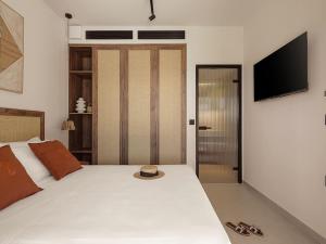 Villa Yoma- Luxury Villa with Heated Pool