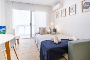 Steps to Arenal Beach - Modern & Newly Renovated