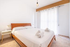 Denia Beach & Pool - Modern Flat near the Port with Parking