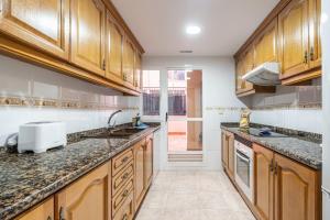 Denia Beach & Pool - Modern Flat near the Port with Parking