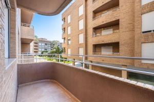 Denia Beach & Pool - Modern Flat near the Port with Parking
