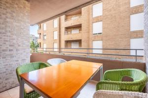 Denia Beach & Pool - Modern Flat near the Port with Parking