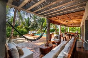 Beachfront Tankah 3 villa for 18 guests!