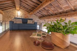 Stone loft with cozy terrace downtown Perugia
