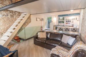 Stone loft with cozy terrace downtown Perugia