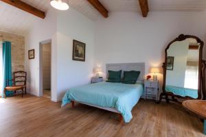 Maisons de vacances La Roche des Bois, maison classee *** (8 pers) : photos des chambres