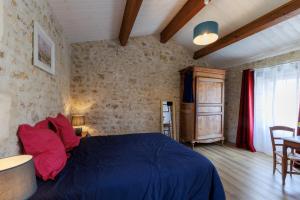 Maisons de vacances La Roche des Bois, maison classee *** (8 pers) : photos des chambres