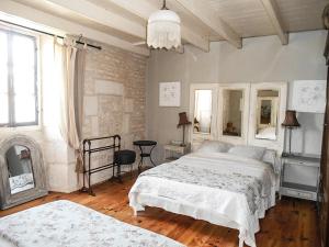 B&B / Chambres d'hotes le vieux prieure : photos des chambres