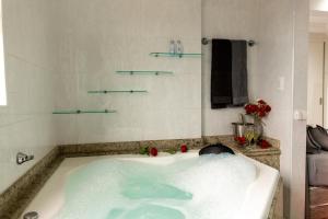 Cobertura duplex com Jacuzzi e vista espetacular para a praia e a cidade