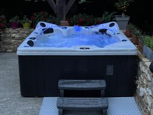 B&B / Chambres d'hotes Chambre d-hotes Domaine Cherps Spa et piscine : photos des chambres