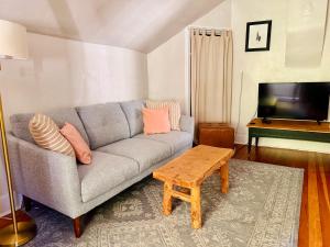 Cozy 1BD in Burlington’s Coolest Neighborhood