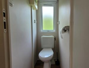 Campings Mobil-home N 3 chambre, climatise, cuisine equipee, TV & Wi-Fi : photos des chambres