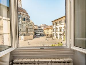 Four Seasons Duomos Love Nest