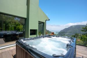 Panorama House by LovelyStay