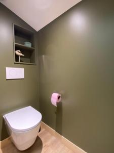 B&B / Chambres d'hotes Maison M, chambre privee acces jardin piscine et jacuzzi pres de La Rochelle : photos des chambres