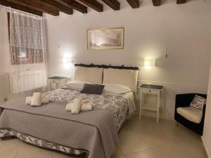 BLACK & WHITE HOME, an oasis in the city center