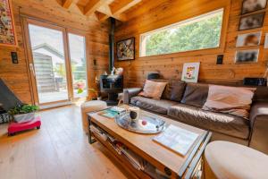 Charming Cocoon pool and jacuzzi